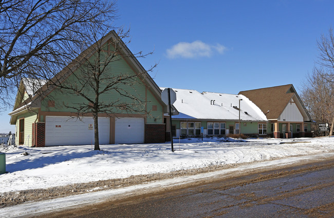 Buffalo Heights Apartments in Buffalo, MN - Building Photo - Building Photo