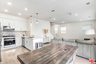 1406 Turin Ln in Los Angeles, CA - Building Photo - Building Photo