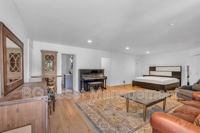 981 Castle Rock Rd in Walnut Creek, CA - Building Photo - Building Photo