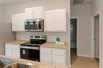 3116 Pecan Farm Ln in Fort Worth, TX - Foto de edificio - Building Photo