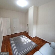 301 West St in Alexandria, VA - Foto de edificio - Building Photo