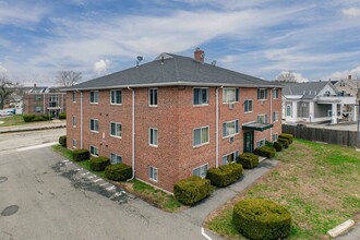 195 Salem St in Medford, MA - Foto de edificio - Building Photo