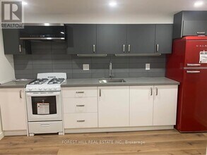 4 Hyfan Ct in Toronto, ON - Building Photo - Building Photo