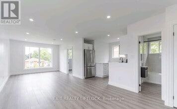 825 Cameron St in Peterborough, ON - Building Photo - Building Photo