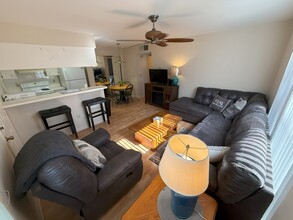 853 SE Mayo Dr, Unit 853 in Crystal River, FL - Building Photo - Building Photo