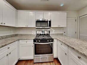 408 Fairlawn Dr in Stockbridge, GA - Building Photo - Building Photo