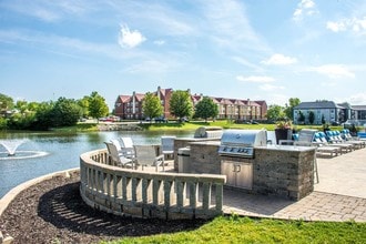 Jefferson on the Lake in Olathe, KS - Building Photo - Building Photo