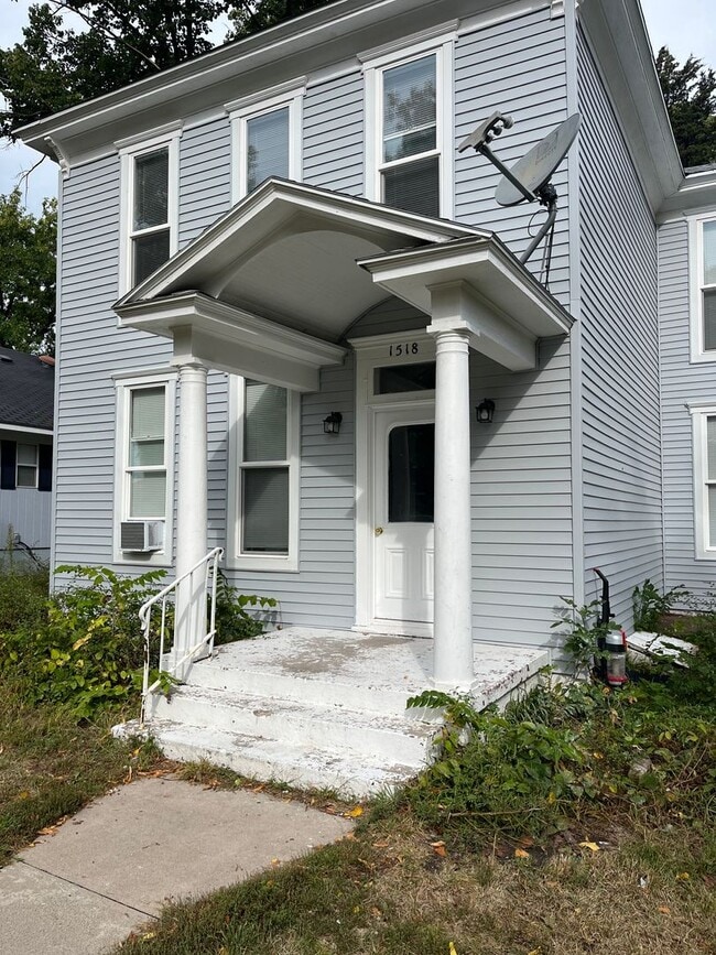 1518 W Charles St