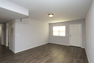 Classen Crossing in Norman, OK - Building Photo - Interior Photo