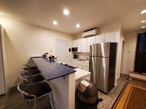 17 Chestnut St, Unit 1 in Boston, MA - Building Photo - Building Photo