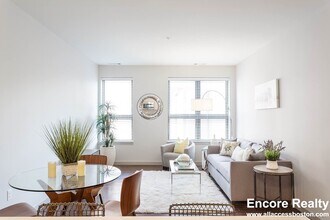 36 Marion St in Brookline, MA - Foto de edificio - Building Photo
