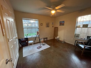 219 W Avenue D in Belton, TX - Building Photo - Building Photo
