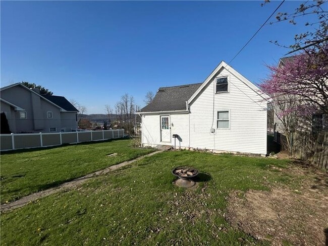 709 Oakland Ave in Charleroi, PA - Building Photo - Building Photo