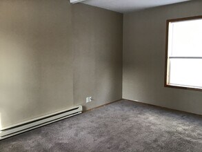 877 Clark St N in St. Paul, MN - Building Photo - Building Photo