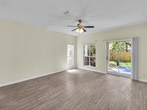 2717 Bay Club Dr in Navarre, FL - Building Photo - Building Photo