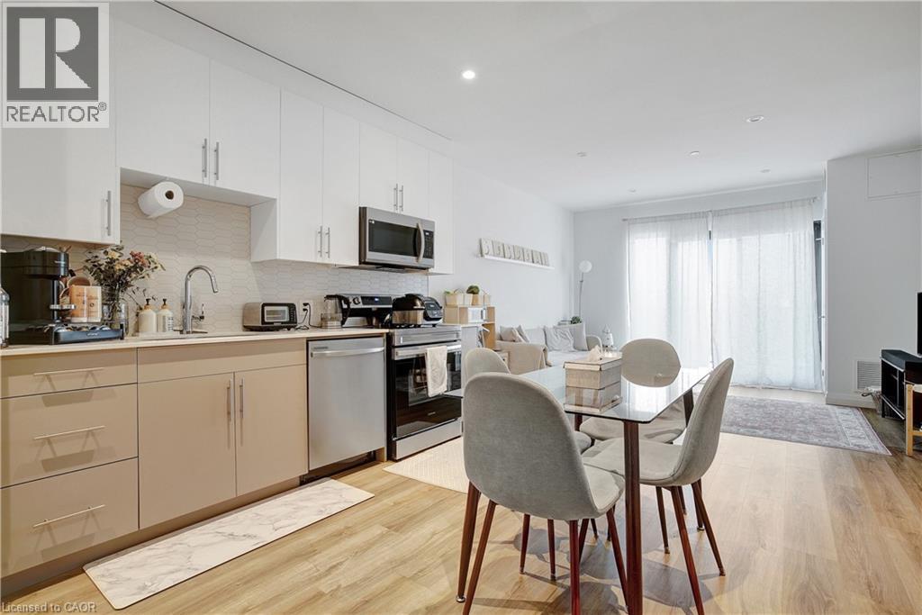 525 New Dundee Rd in Kitchener, ON - Building Photo