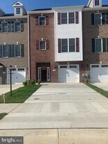 1056 Rye Dr in La Plata, MD - Building Photo