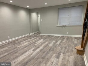 206 E Walnut Park Dr in Philadelphia, PA - Building Photo - Building Photo
