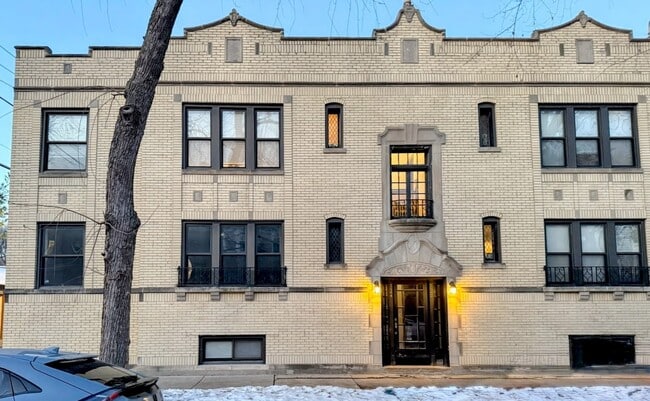 property at 2544 W Hollywood Ave