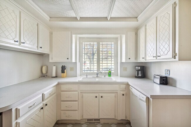 11105 Saint Charles Ave in Oklahoma City, OK - Building Photo - Building Photo