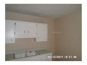 1811 Hacienda Way in Holiday, FL - Building Photo - Building Photo