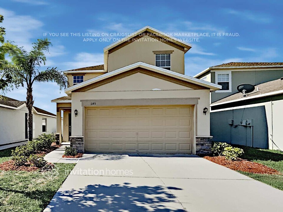 1145 Seminole Sky Dr in Ruskin, FL - Building Photo