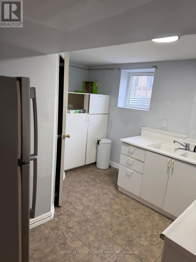 property at 41 Coomer Crescent