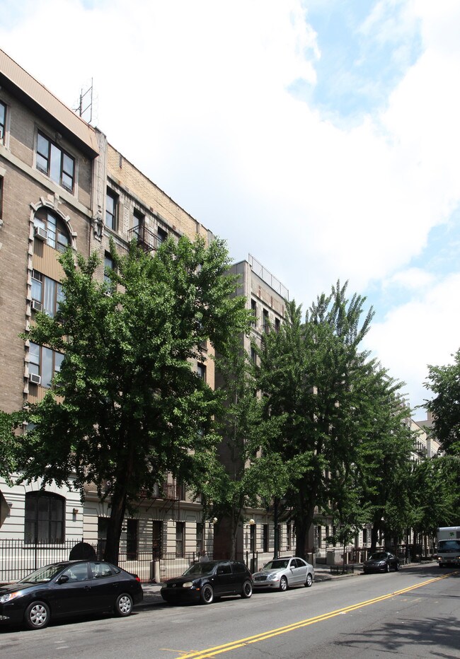 223-227 Central Park N in New York, NY - Building Photo - Building Photo
