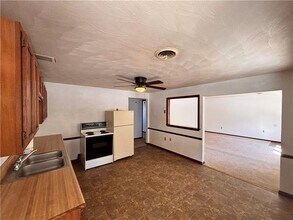 2695 W Chestnut St in Washington, PA - Building Photo - Building Photo