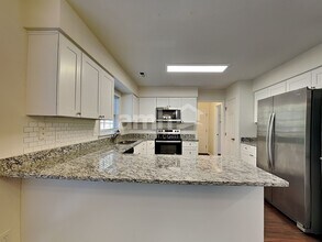 5918 Highland Grove Dr in Summerfield, NC - Building Photo - Building Photo