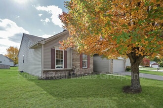 67 W Clear Lake Ln in Westfield, IN - Building Photo - Building Photo