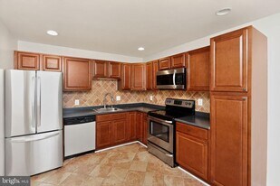 4689 Joanna Ct in Woodbridge, VA - Building Photo