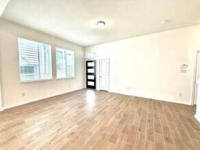 159 W Coralburst Lp in Montgomery, TX - Building Photo - Building Photo