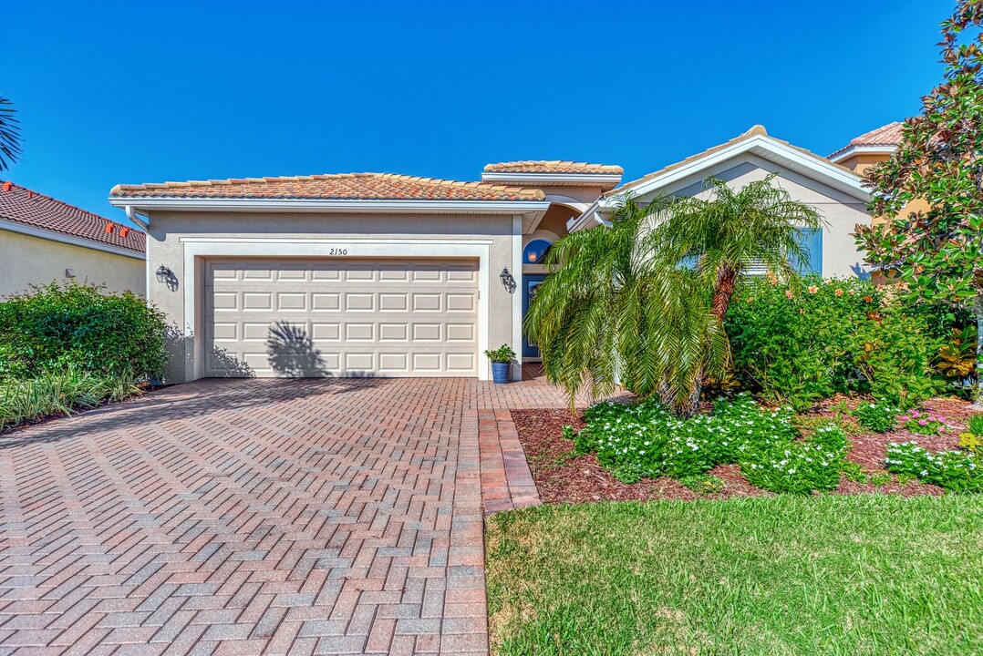 2150 Snapdragon Ln in Venice, FL - Building Photo