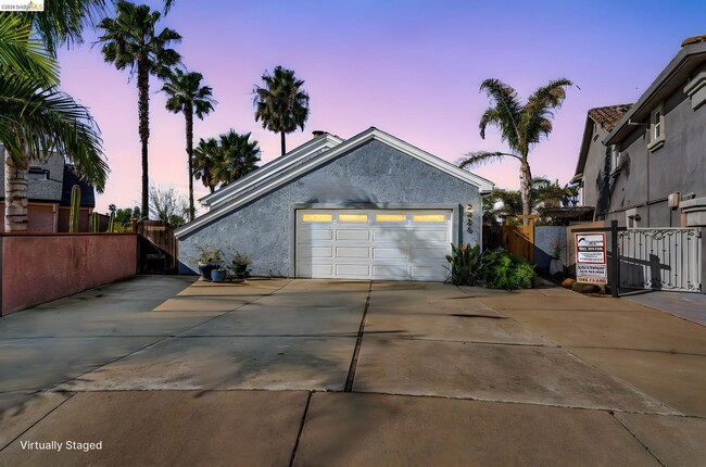 property at 2226 Cove Ct