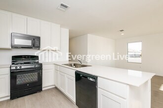 9600 NW 125th St in Yukon, OK - Building Photo - Building Photo