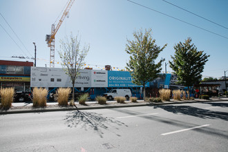 Midtown Modern in Vancouver, BC - Building Photo - Building Photo