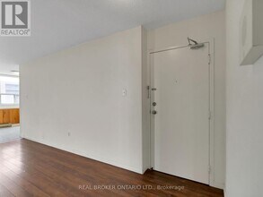 3 Lisa St. in Brampton, ON - Building Photo - Building Photo