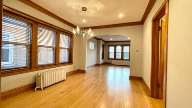 4943 N Marmora Ave in Chicago, IL - Building Photo - Building Photo