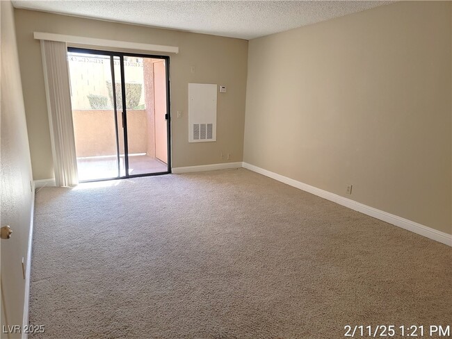 3151 N Soaring Gulls Dr in Las Vegas, NV - Building Photo - Building Photo