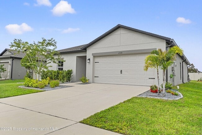 12948 Conquistador Loop in Spring Hill, FL - Foto de edificio - Building Photo