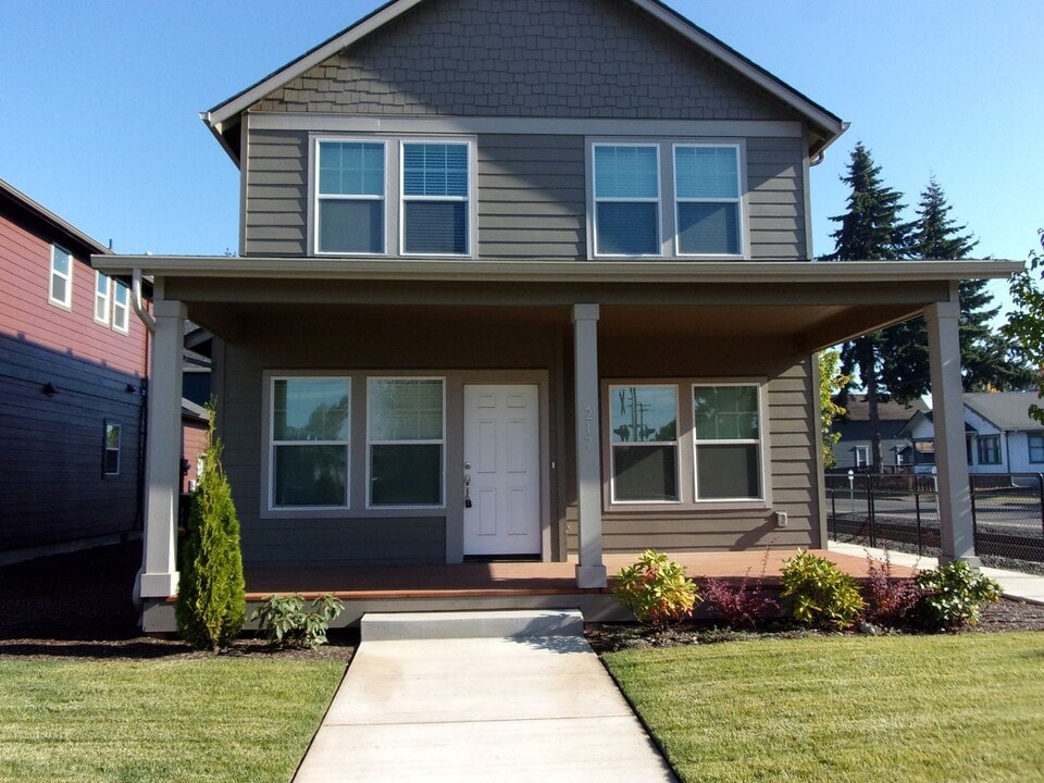217 Hill St NE in Albany, OR - Building Photo