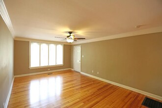 102 S Schiller St in Little Rock, AR - Building Photo - Building Photo