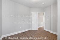 2407 Baker St photo'