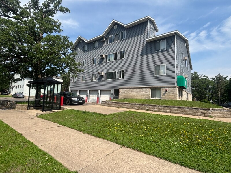 627 5th Ave S in St. Cloud, MN - Building Photo