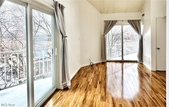 1900 Grove Ct in Cleveland, OH - Building Photo - Building Photo