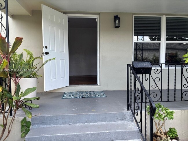 1842 Funston St in Hollywood, FL - Building Photo - Building Photo