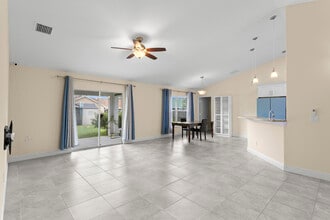 2134 SE Bowie St in Port St. Lucie, FL - Building Photo - Building Photo