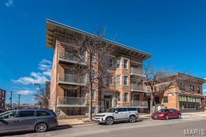 627 Clara Ave in St. Louis, MO - Foto de edificio - Building Photo