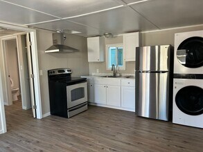 1723 Lucerne Ave in Dos Palos, CA - Building Photo - Building Photo